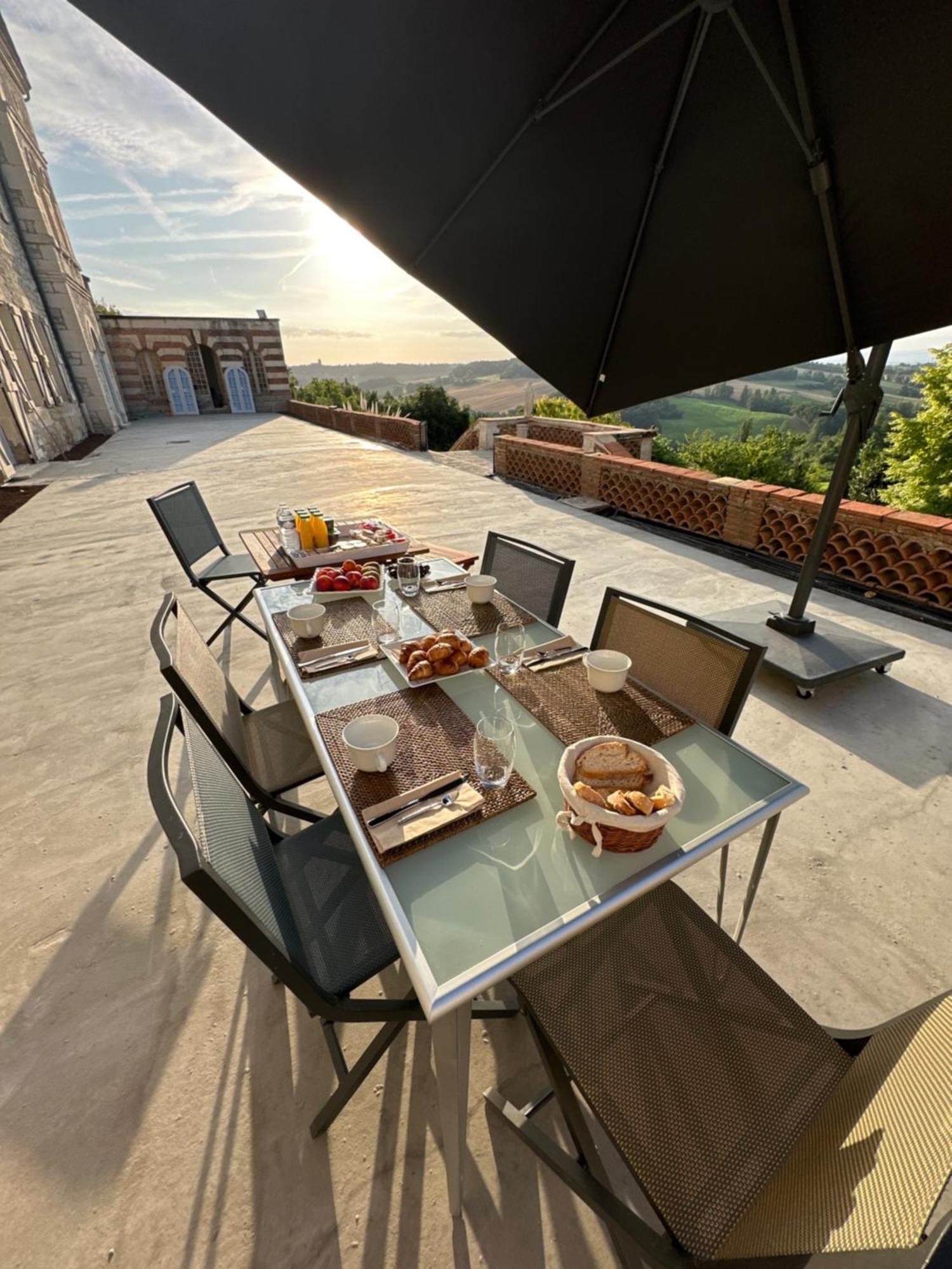 Les Trois Terrasses Acomodação com café da manhã Montpezat-de-Quercy Exterior foto